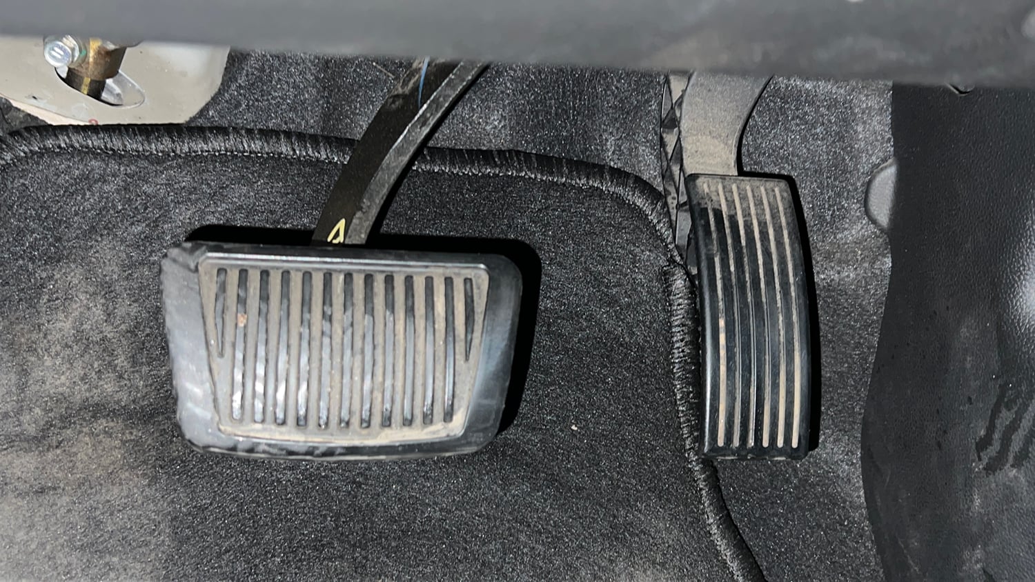 Used 2018 Hyundai Grand i10 Sportz (O) AT 1.2 Kappa VTVT Petrol Automatic interior PEDALS VIEW
