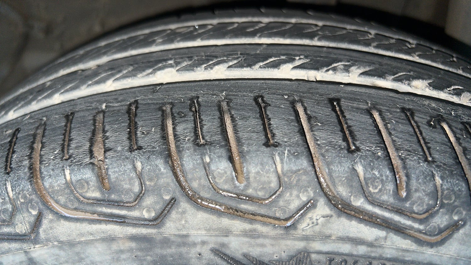 Used 2021 Tata Tigor XMA Petrol Automatic tyres LEFT REAR TYRE TREAD VIEW