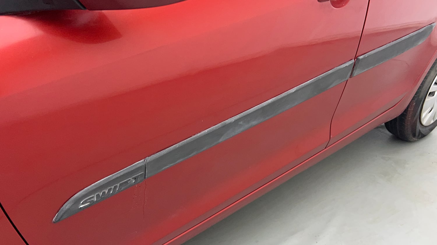 Used 2013 Maruti Suzuki Swift VXi Petrol Manual dents MINOR SCRATCH