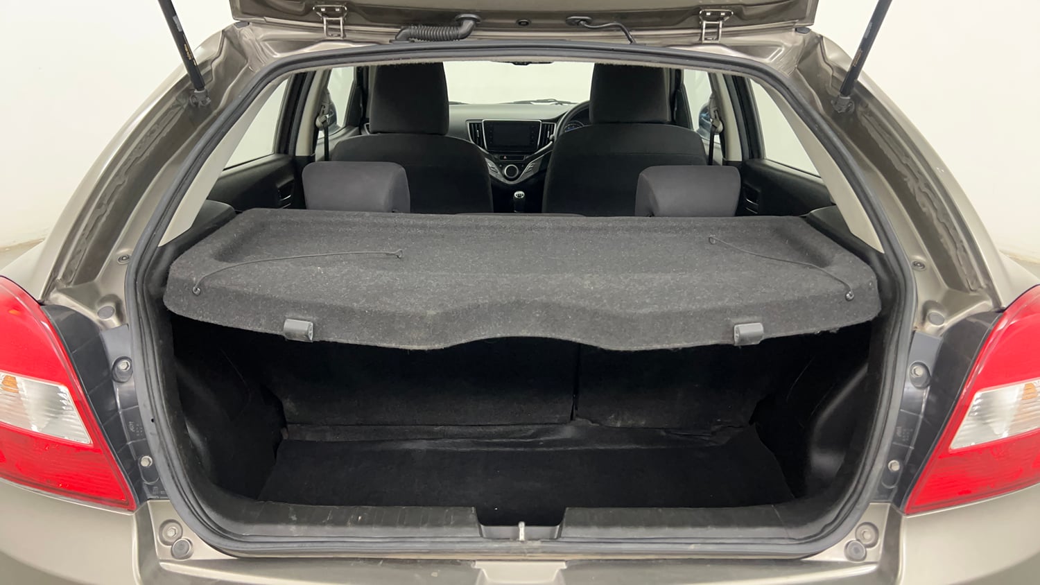 Used 2020 Maruti Suzuki Baleno Zeta Petrol Manual interior DICKY INSIDE VIEW