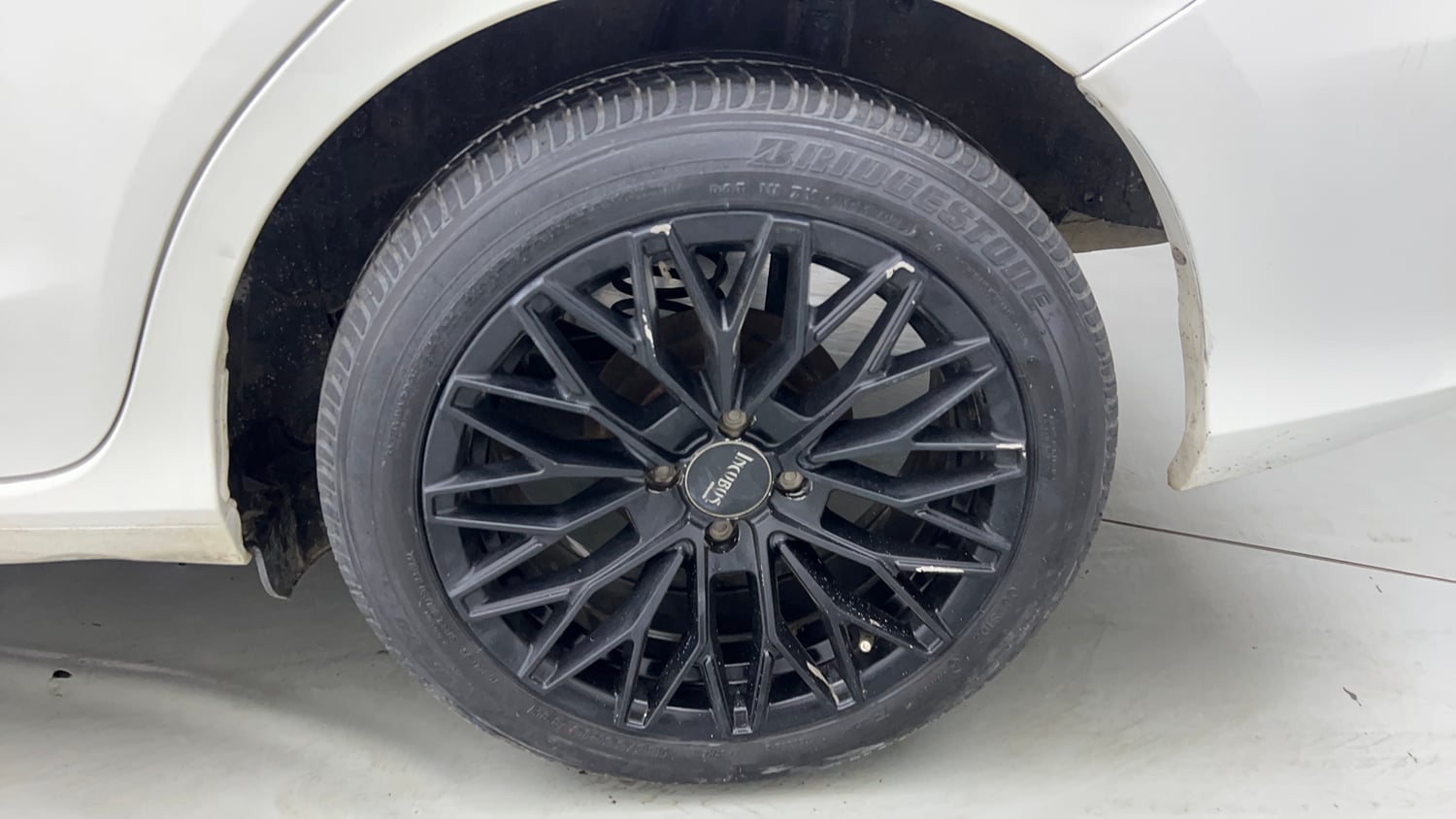 Used 2019 Honda Amaze 1.2 S CVT Petrol Petrol Automatic tyres LEFT REAR TYRE RIM VIEW