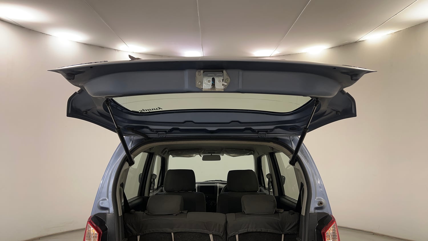 Used 2012 Maruti Suzuki Wagon R LXi Petrol Manual interior DICKY DOOR OPEN VIEW