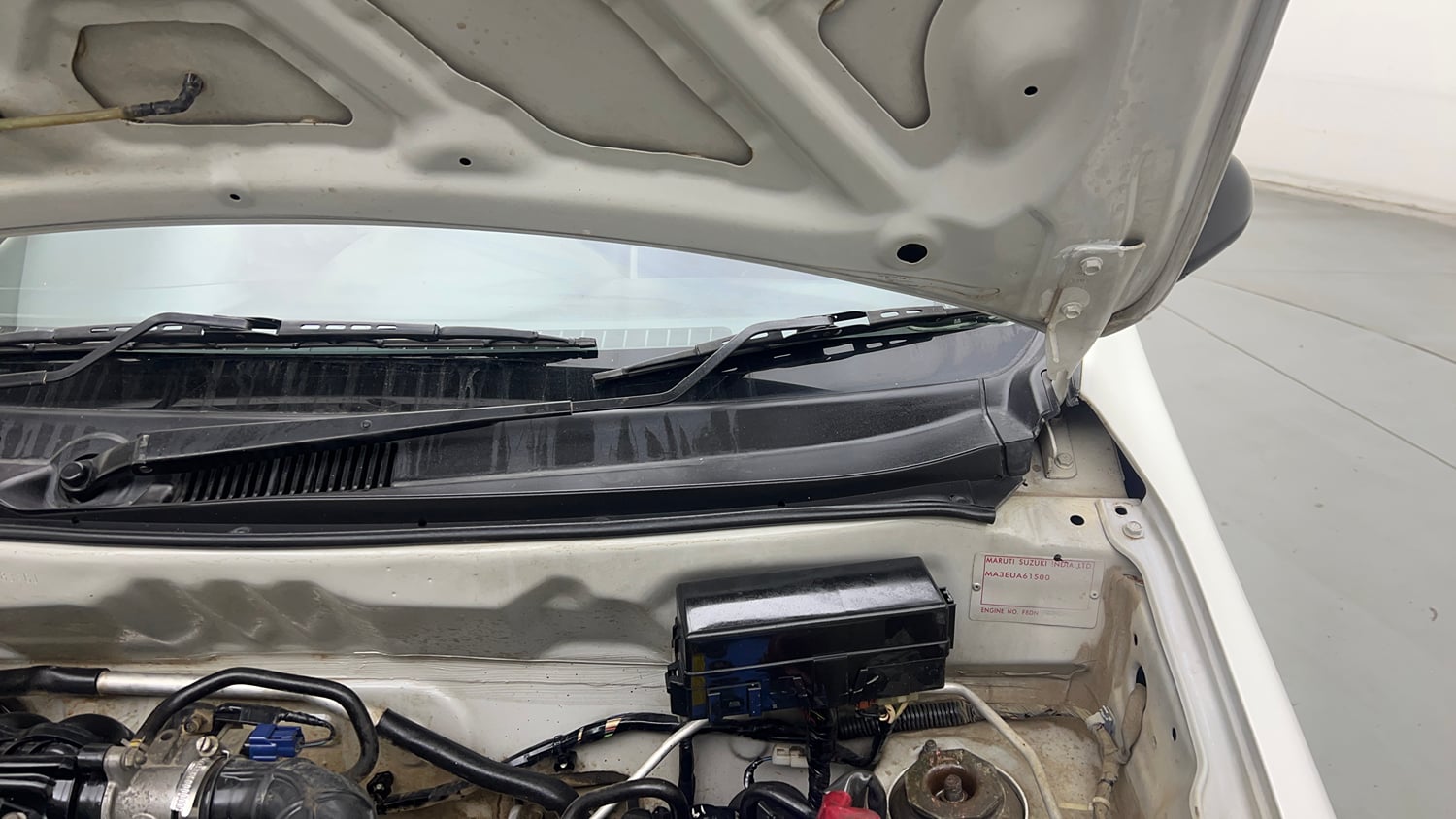 Used 2018 Maruti Suzuki Alto 800 VXi Petrol Manual engine ENGINE LEFT SIDE HINGE & APRON VIEW