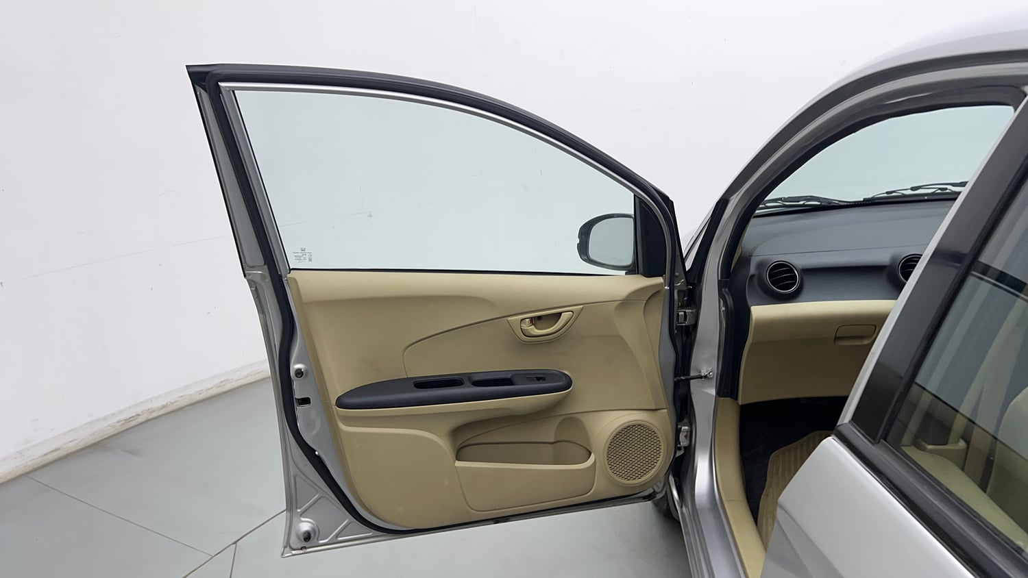 Used 2015 Honda Amaze 1.2 S i-VTEC Petrol Manual interior LEFT FRONT DOOR OPEN VIEW