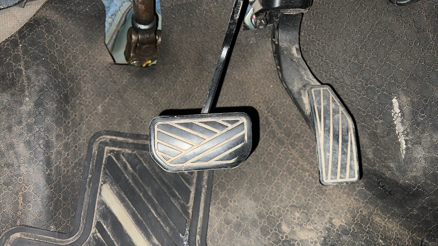 Used 2019 Maruti Suzuki Ignis [2017-2020] Zeta AMT Petrol Dual Tone Petrol Automatic interior PEDALS VIEW