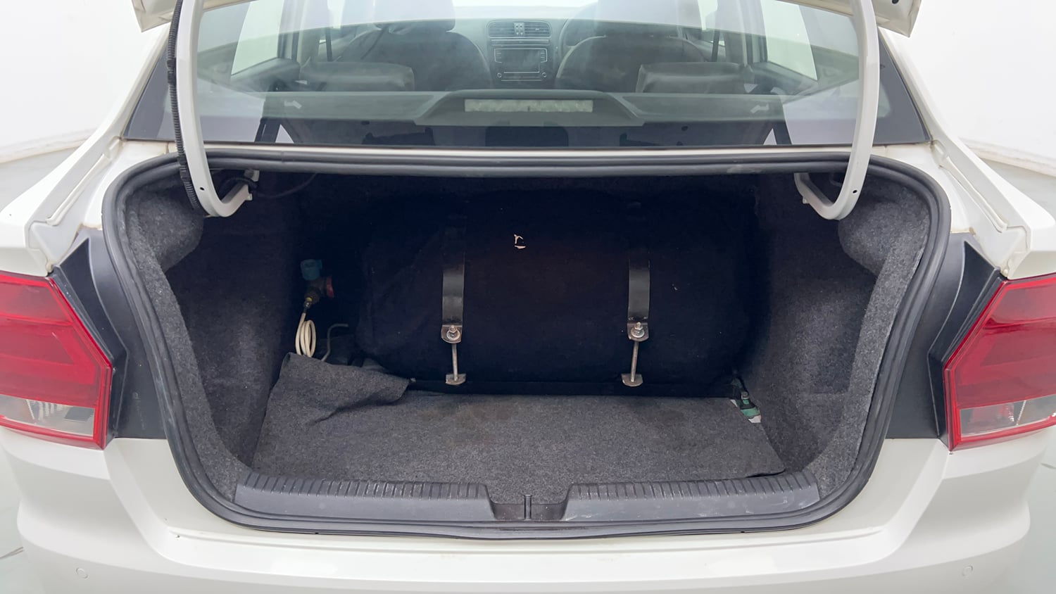 Used 2019 Volkswagen Ameo  1.0 Trendline Petrol + CNG(Outside Fitted) Petrol+cng Manual interior DICKY INSIDE VIEW