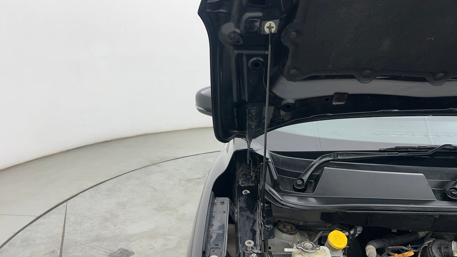 Used 2023 Renault Kiger RXZ Turbo CVT Petrol Automatic engine ENGINE RIGHT SIDE HINGE & APRON VIEW