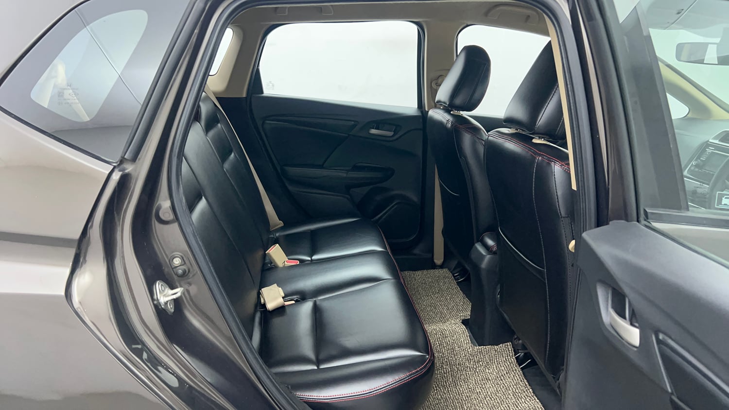 Used 2019 Honda Jazz V CVT Petrol Petrol Automatic interior RIGHT SIDE REAR DOOR CABIN VIEW