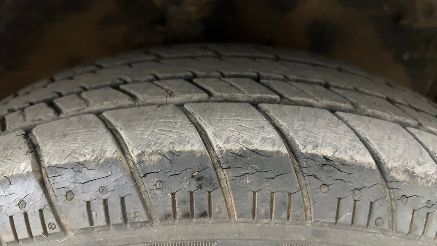 Used 2017 Maruti Suzuki Celerio ZXi AMT Petrol Automatic tyres RIGHT FRONT TYRE TREAD VIEW