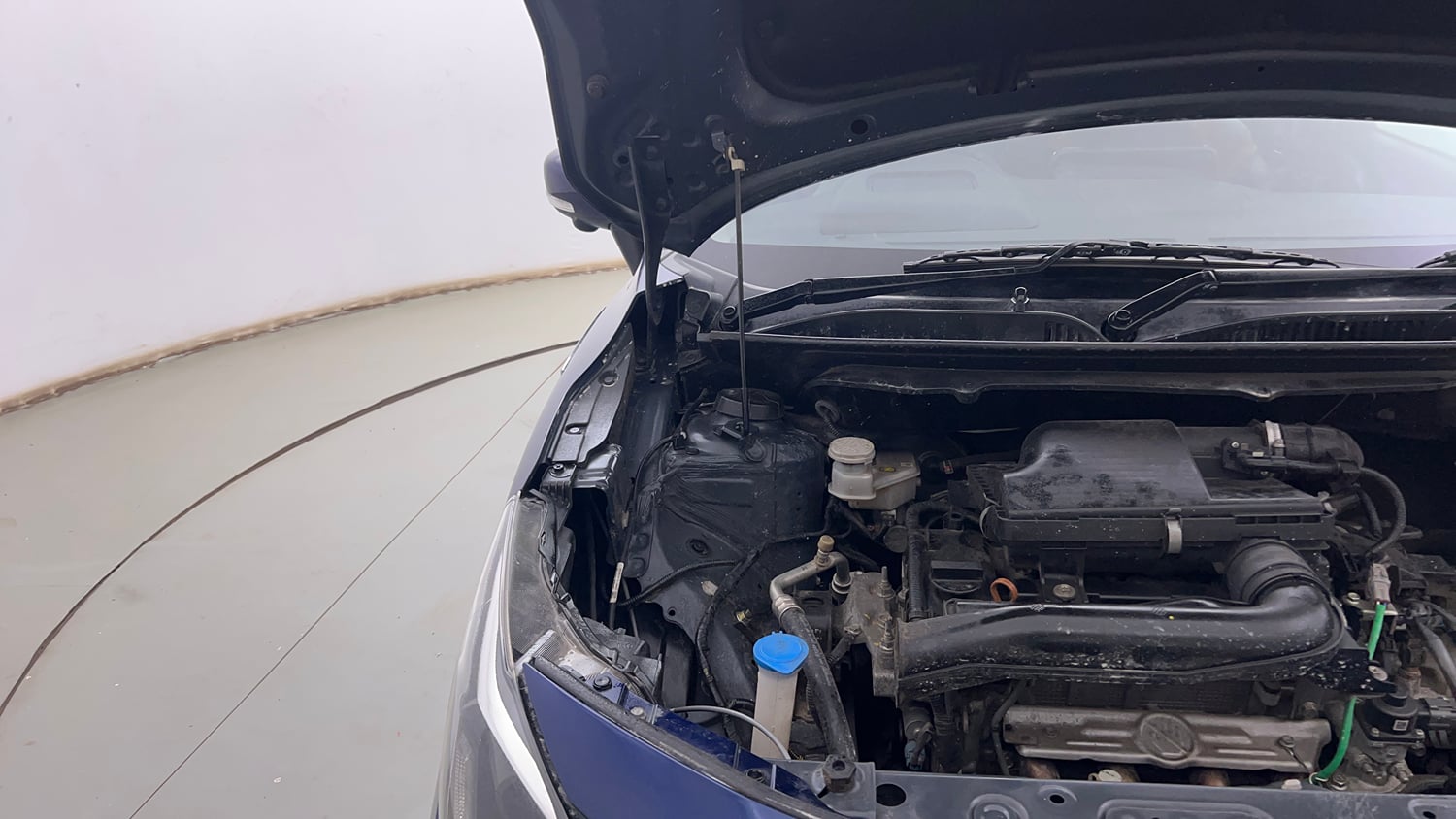Used 2023 Toyota Glanza V AMT Petrol Automatic engine ENGINE RIGHT SIDE HINGE & APRON VIEW
