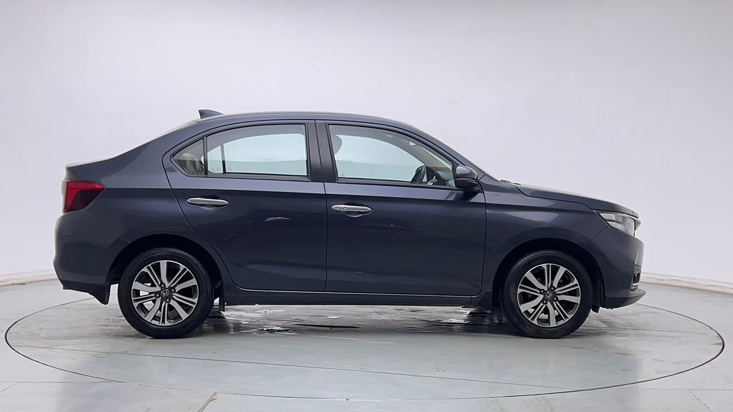 Used 2024 honda Amaze 2nd Generation VX 1.2 Petrol MT Petrol Manual exterior RIGHT SIDE VIEW