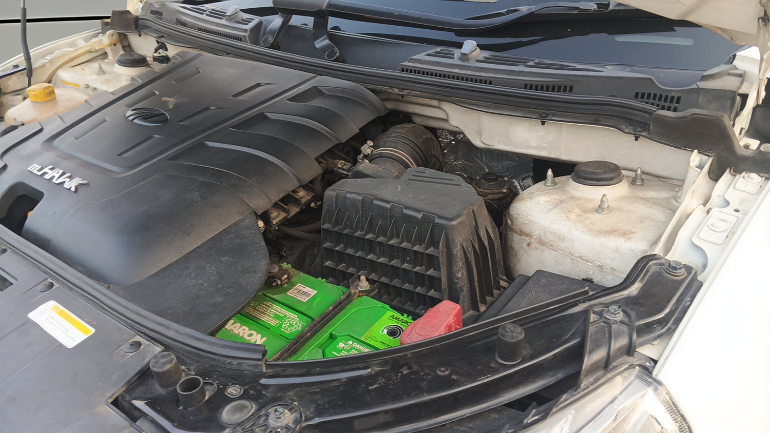 Used 2018 Mahindra XUV500 W9 Diesel Manual engine ENGINE LEFT SIDE VIEW