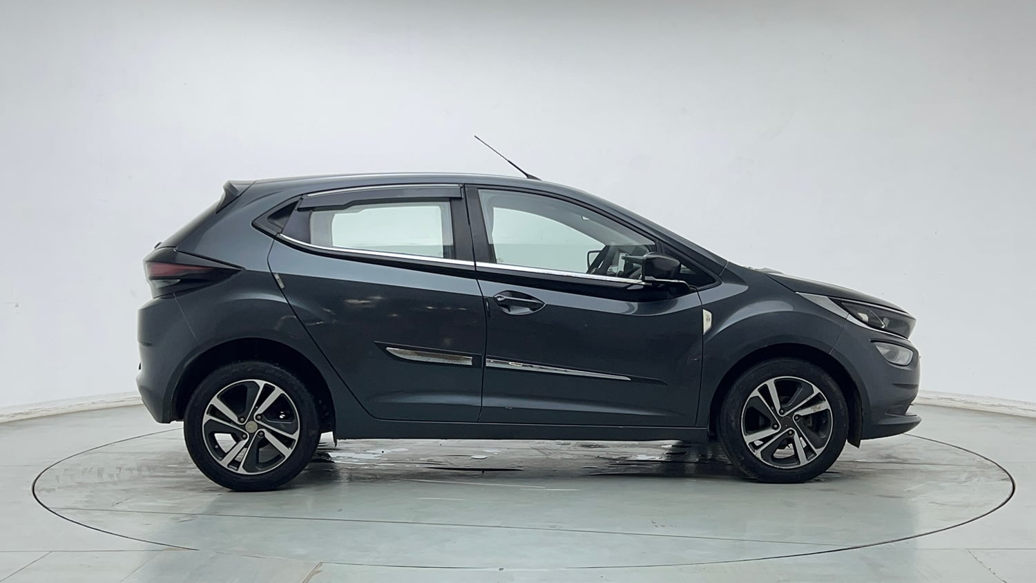 Used 2021 Tata Altroz XZ Petrol Petrol Manual exterior RIGHT SIDE VIEW