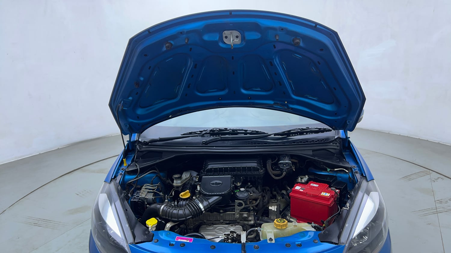 Used 2019 Tata Tiago Revotron XZA Plus Petrol Automatic engine ENGINE & BONNET OPEN FRONT VIEW