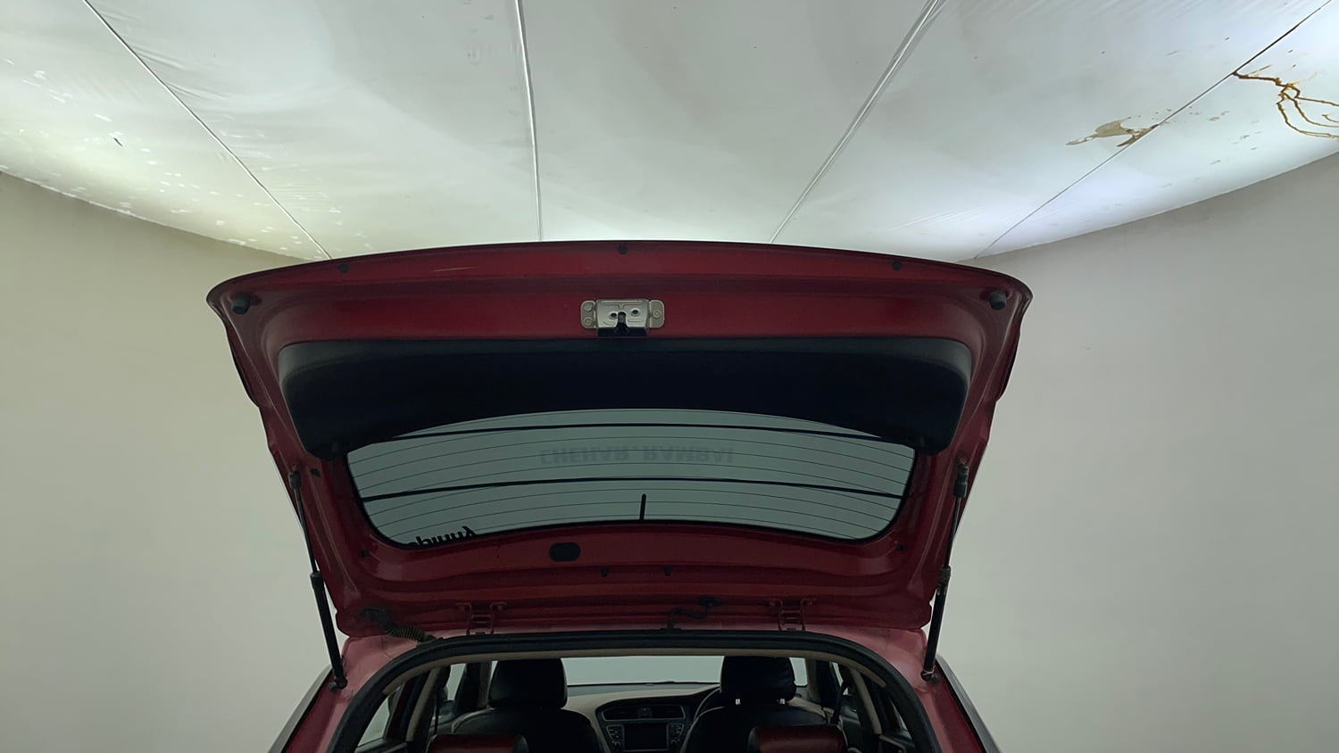 Used 2020 Hyundai Elite i20 Asta 1.2 (O) Petrol Manual interior DICKY DOOR OPEN VIEW