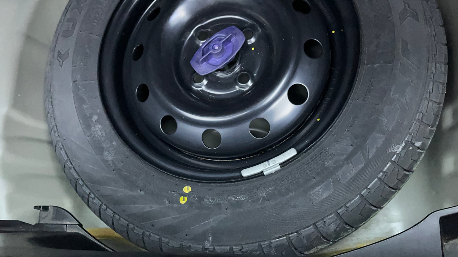 Used 2022 Maruti Suzuki Swift VXi Petrol Manual tyres SPARE TYRE VIEW