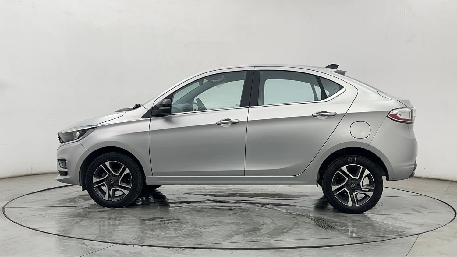 Used 2021 Tata Tigor XZ Plus Petrol Manual exterior LEFT SIDE VIEW