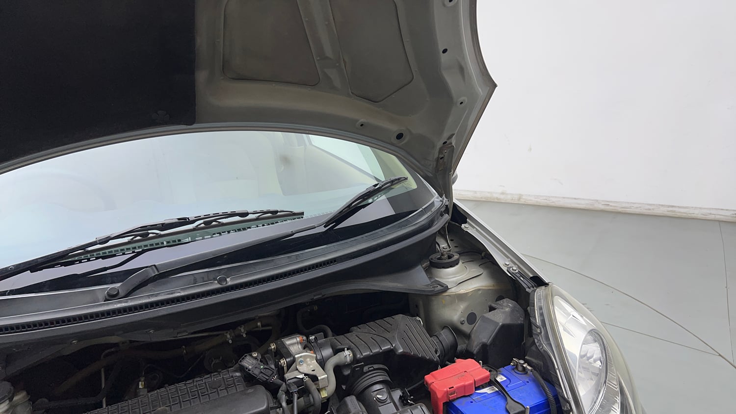 Used 2015 Honda Amaze 1.2 S i-VTEC Petrol Manual engine ENGINE LEFT SIDE HINGE & APRON VIEW