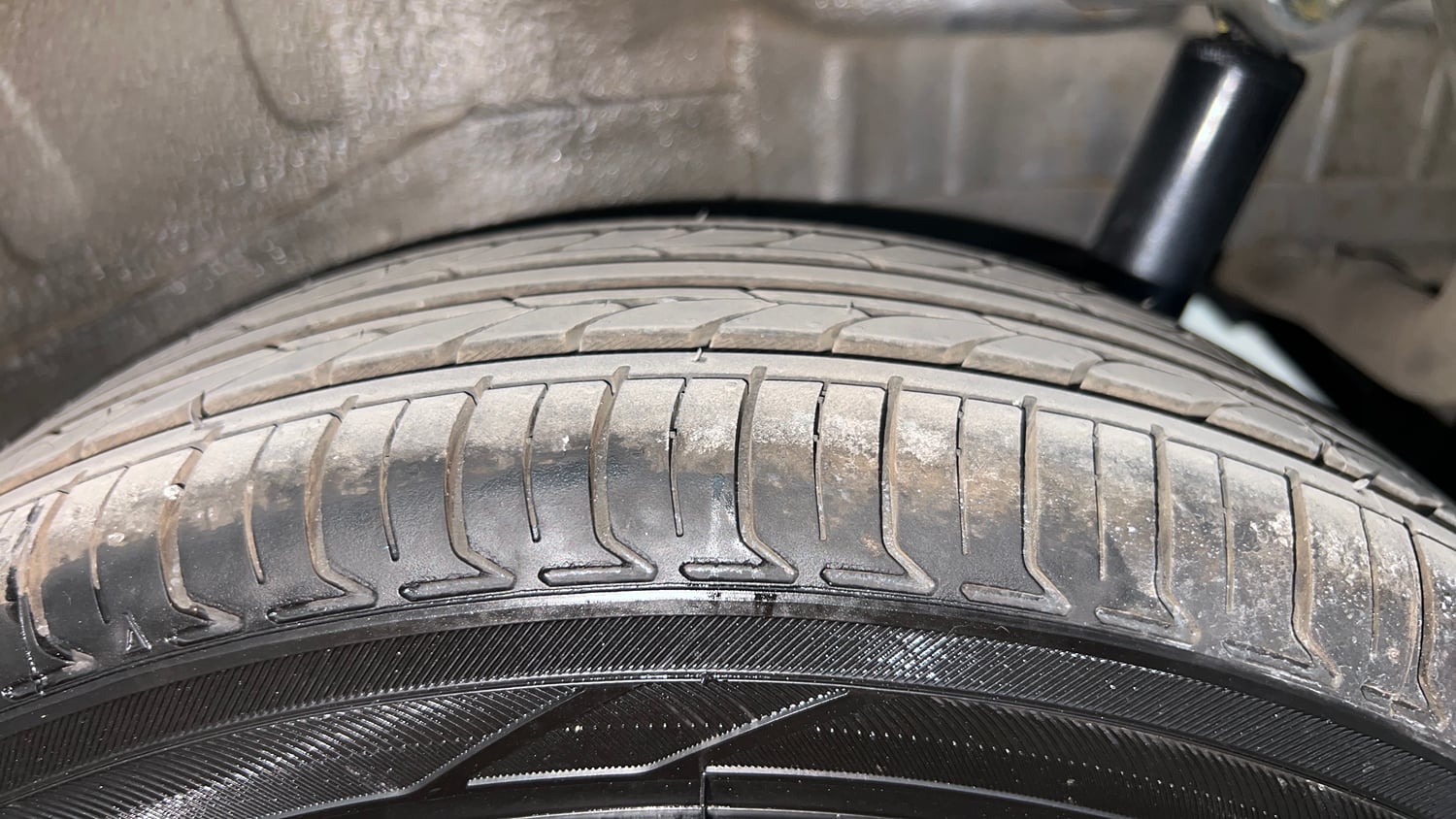 Used 2012 Maruti Suzuki Wagon R 1.0 VXi Petrol Manual tyres LEFT REAR TYRE TREAD VIEW