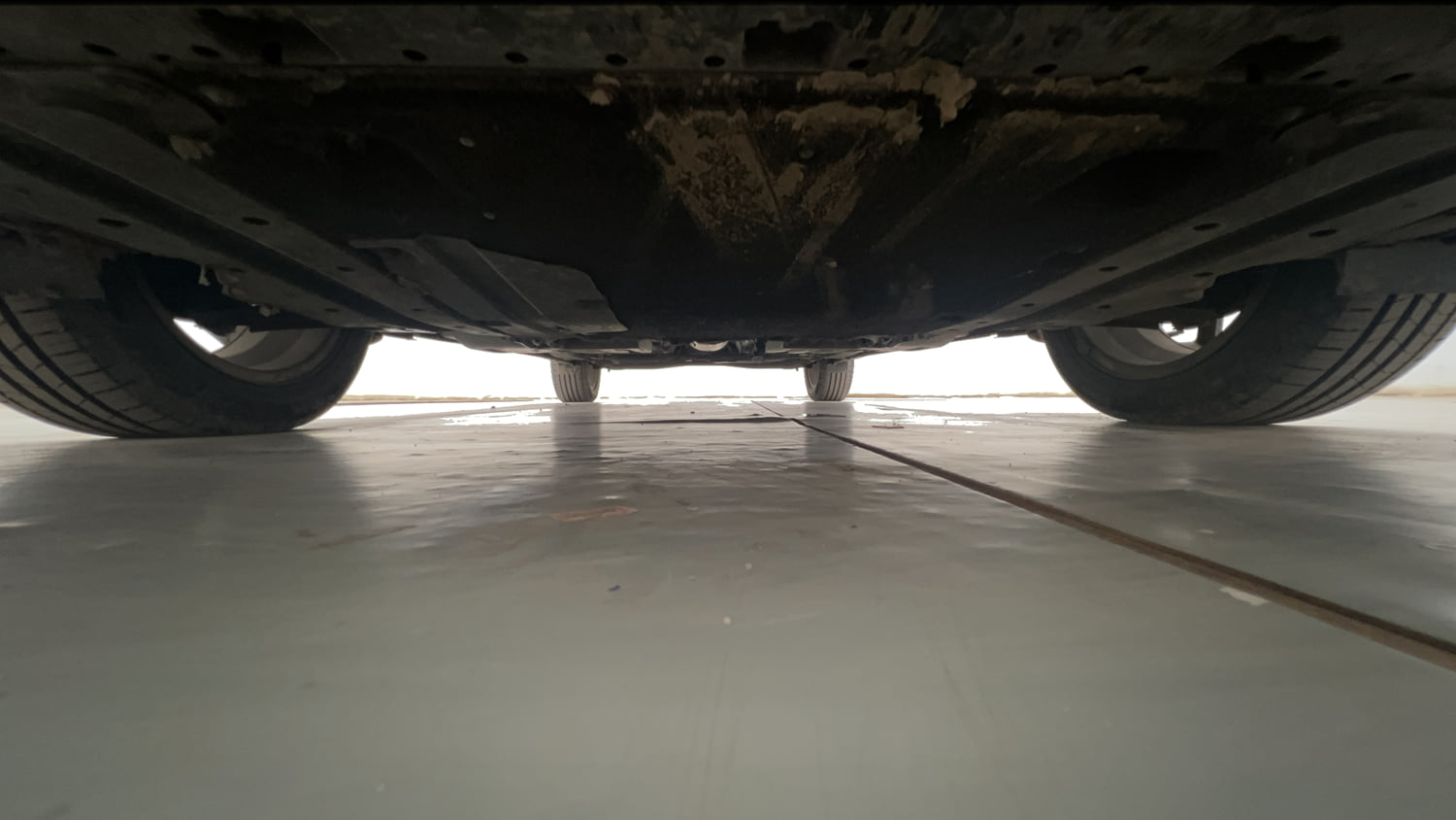 Used 2023 Toyota Glanza V AMT Petrol Automatic extra FRONT LEFT UNDERBODY VIEW