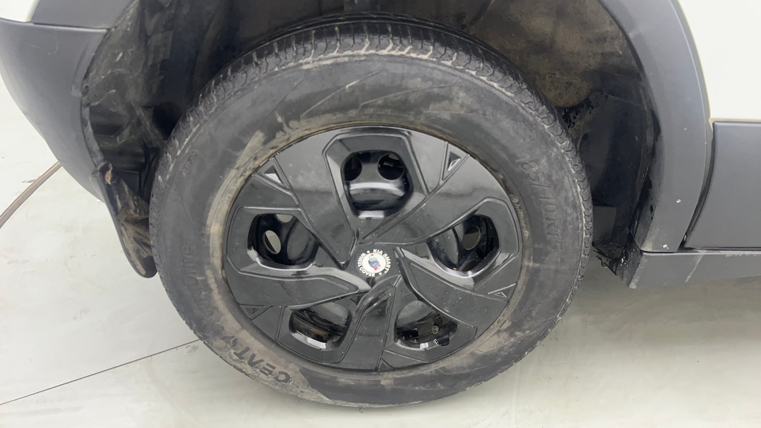 Used 2022 Tata Punch Pure MT Petrol + CNG(Outside Fitted) Cng Manual tyres RIGHT REAR TYRE RIM VIEW