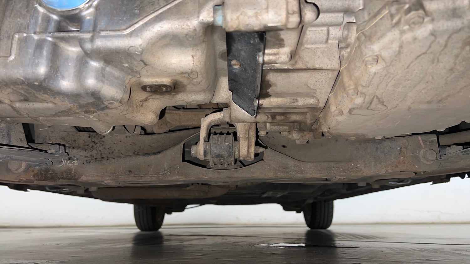 Used 2019 Honda Jazz V CVT Petrol Petrol Automatic extra FRONT LEFT UNDERBODY VIEW