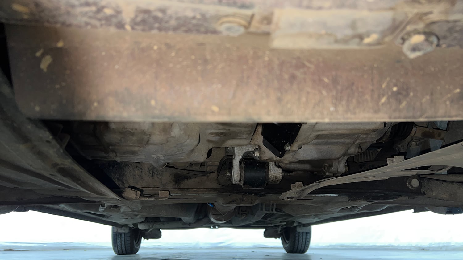 Used 2015 Honda Amaze 1.2 S i-VTEC Petrol Manual extra FRONT LEFT UNDERBODY VIEW