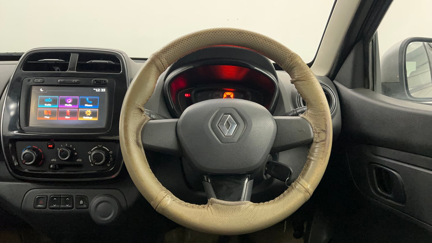 Used 2016 Renault Kwid RXT Petrol Manual interior STEERING VIEW