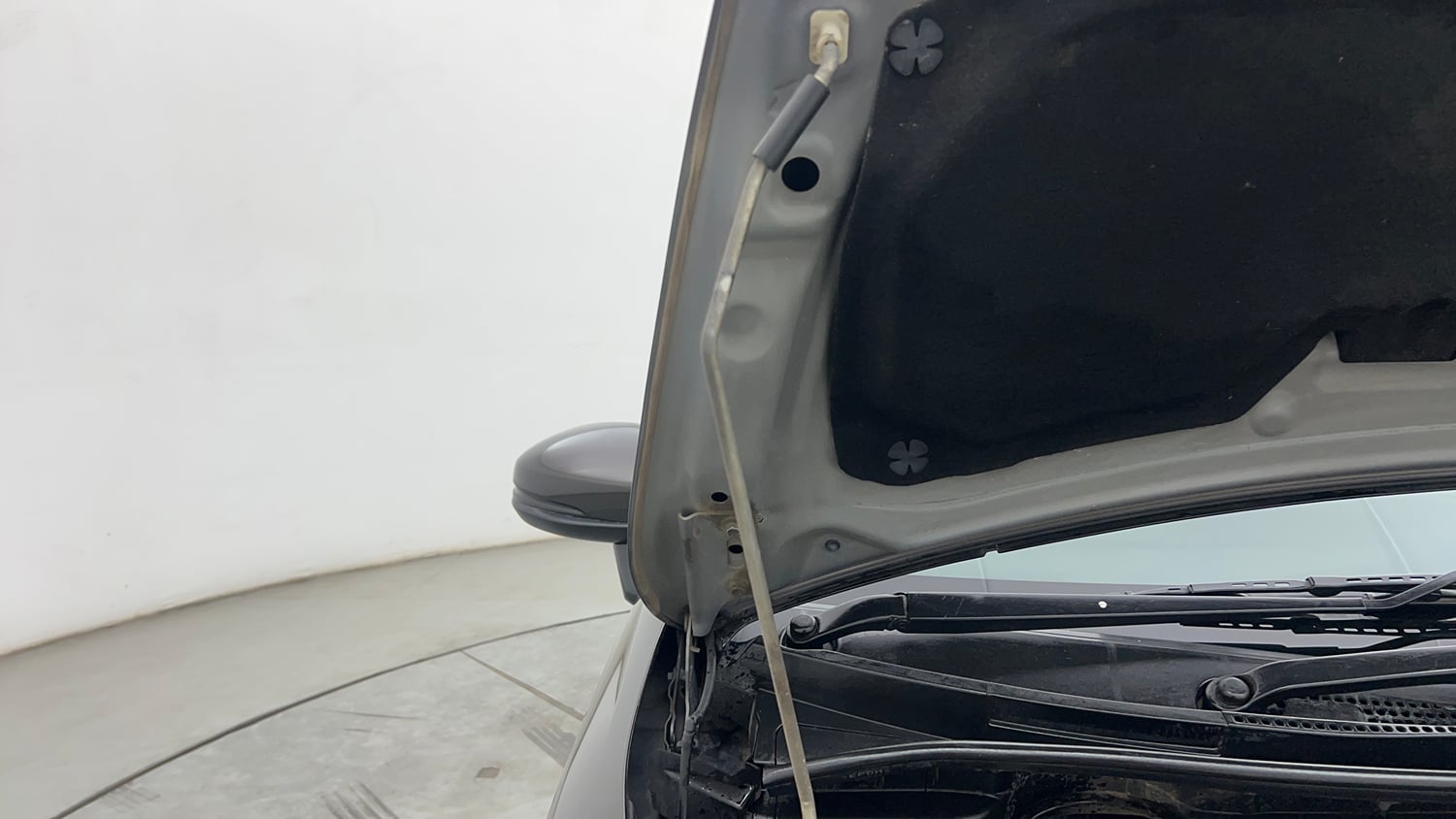 Used 2019 Honda Jazz V CVT Petrol Petrol Automatic engine ENGINE RIGHT SIDE HINGE & APRON VIEW