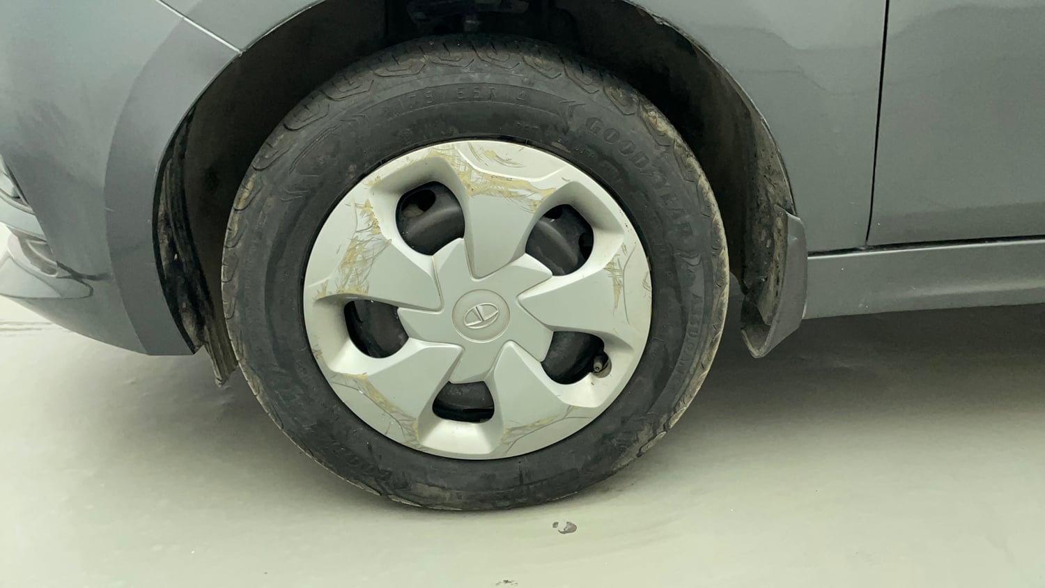 Used 2022 Tata Tiago XT (O) Petrol Manual tyres LEFT FRONT TYRE RIM VIEW
