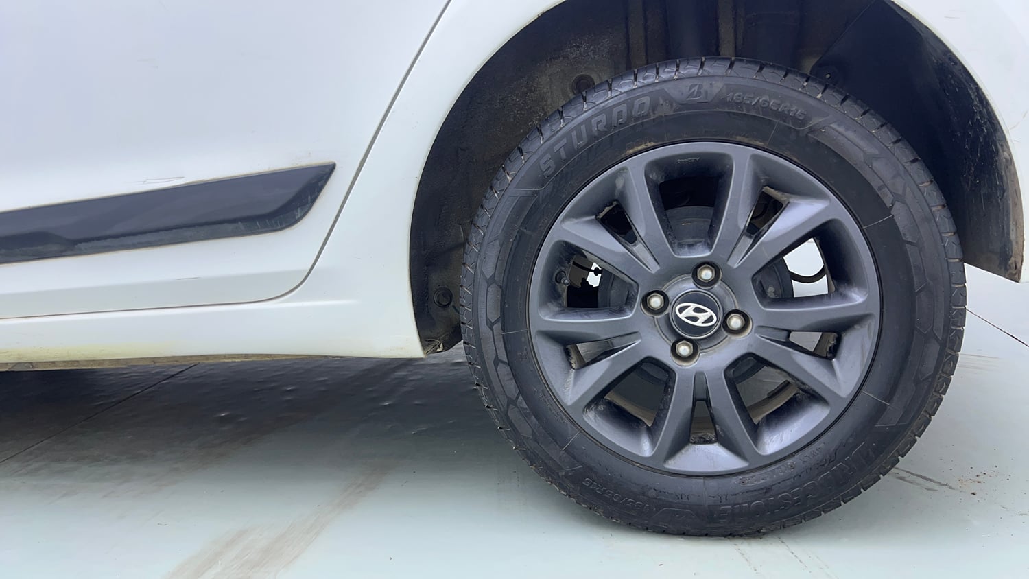 Used 2019 Hyundai Elite i20 Sportz Plus 1.2 Petrol Manual tyres LEFT REAR TYRE RIM VIEW