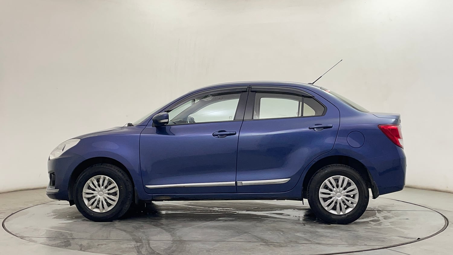 Used 2018 Maruti Suzuki Dzire VXi Petrol Manual exterior LEFT SIDE VIEW