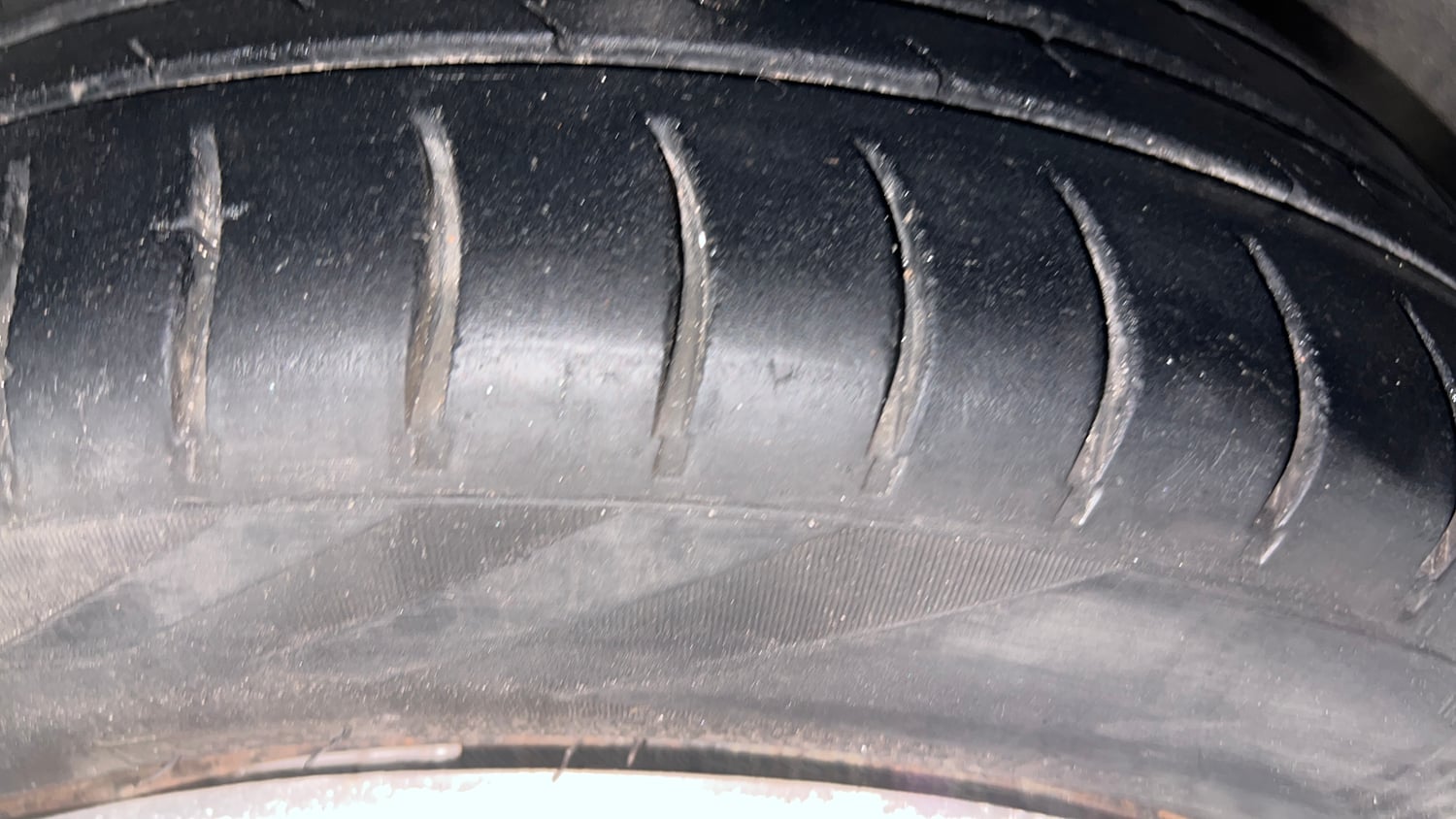 Used 2012 Ford Figo Duratorq Diesel EXI 1.4 Diesel Manual tyres LEFT REAR TYRE TREAD VIEW