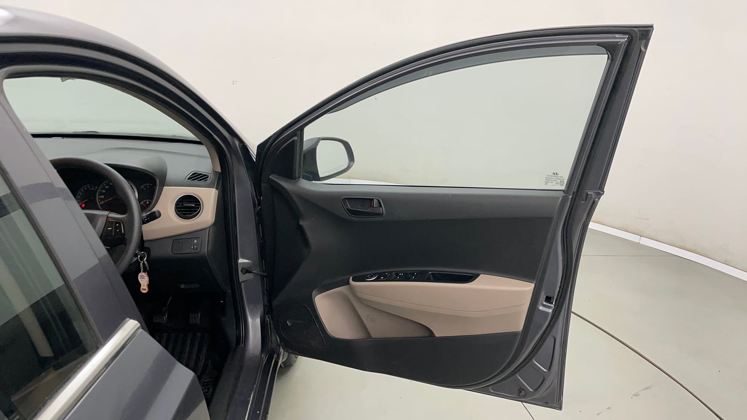 Used 2018 Hyundai Grand i10 Magna 1.2 Kappa VTVT Petrol Manual interior RIGHT FRONT DOOR OPEN VIEW