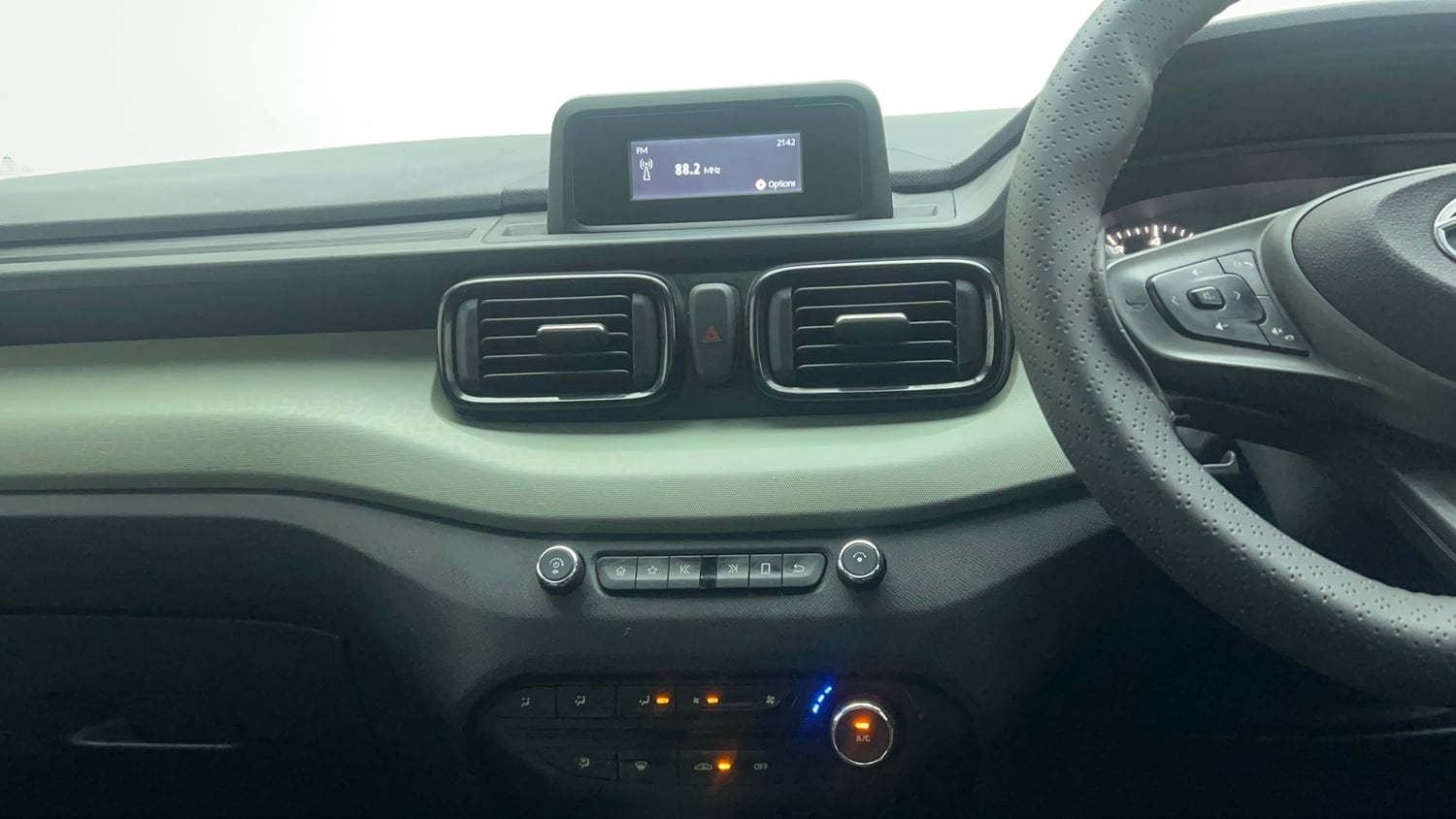 Used 2022 Tata Punch Adventure MT Petrol Manual top_features Integrated (in-dash) music system