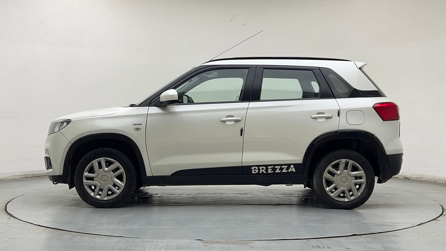Used 2019 Maruti Suzuki Vitara Brezza [2016-2020] VDi Diesel Manual exterior LEFT SIDE VIEW