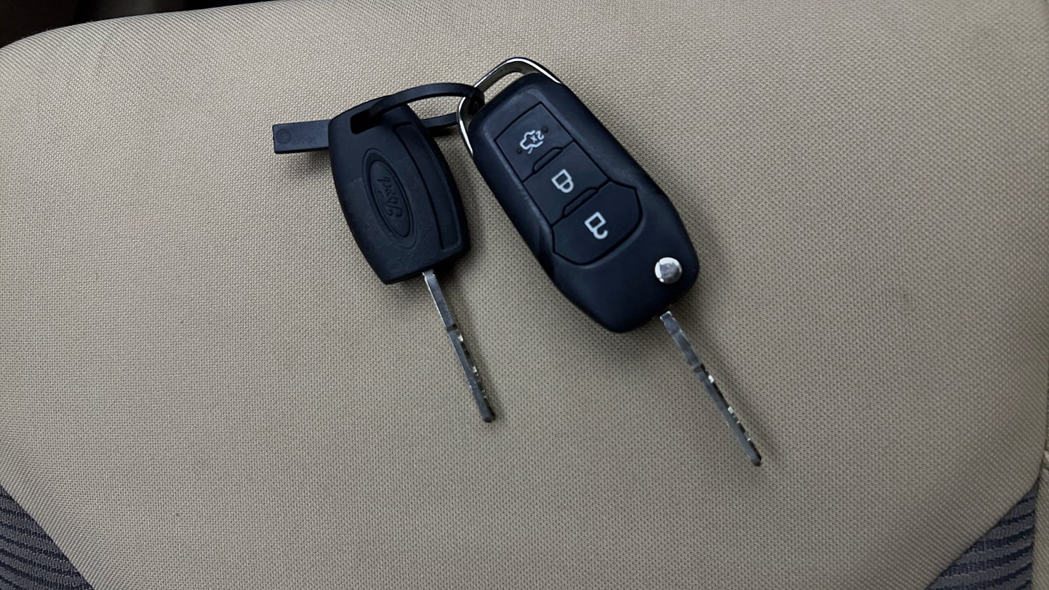 Used 2015 Ford Figo Aspire Titanium 1.5 Ti-VCT AT Petrol Automatic extra CAR KEY VIEW