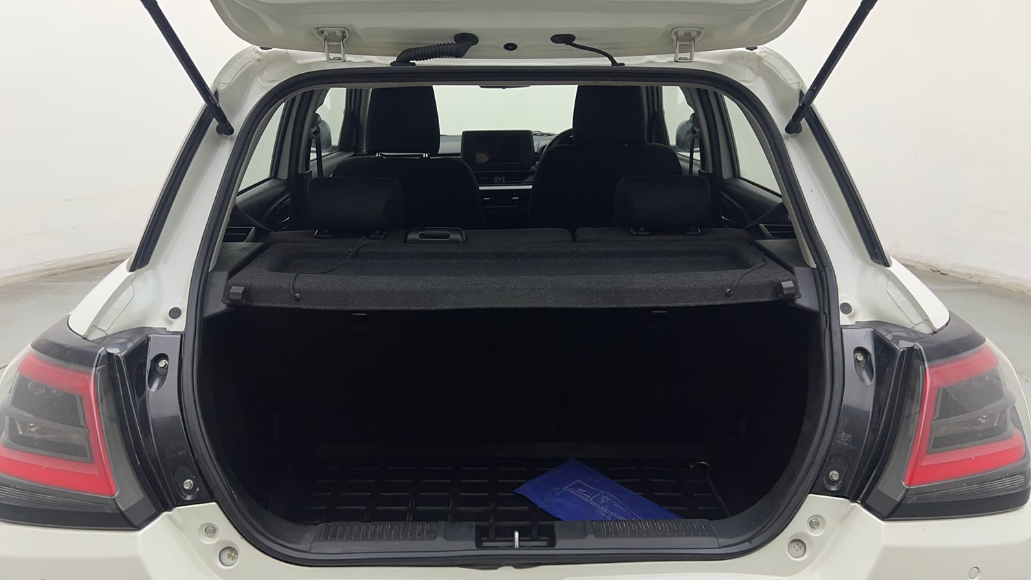Used 2024 Maruti Suzuki Swift ZXi AMT Petrol Automatic interior DICKY INSIDE VIEW