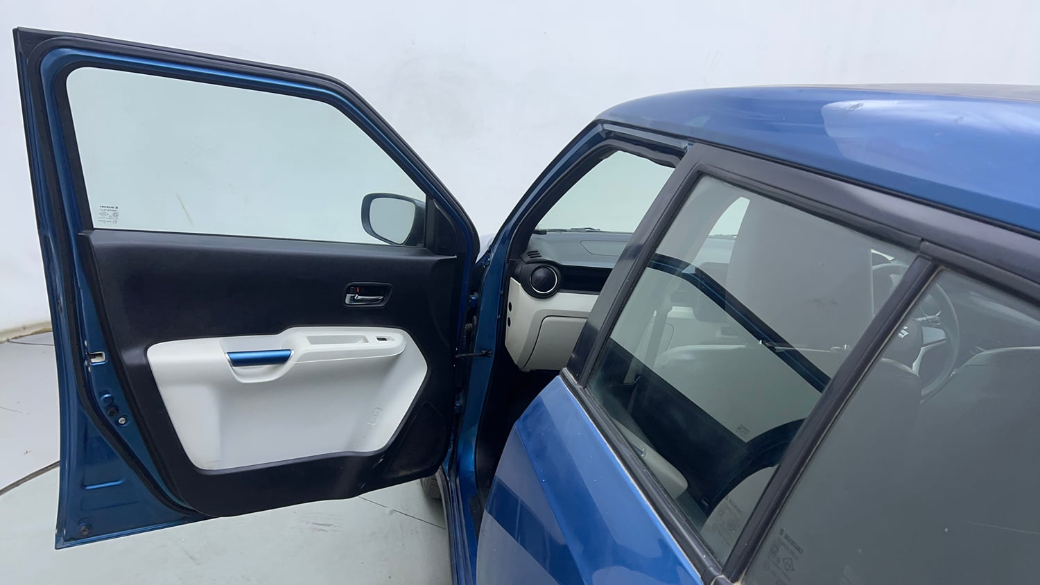 Used 2019 Maruti Suzuki Ignis [2017-2020] Zeta AMT Petrol Dual Tone Petrol Automatic interior LEFT FRONT DOOR OPEN VIEW