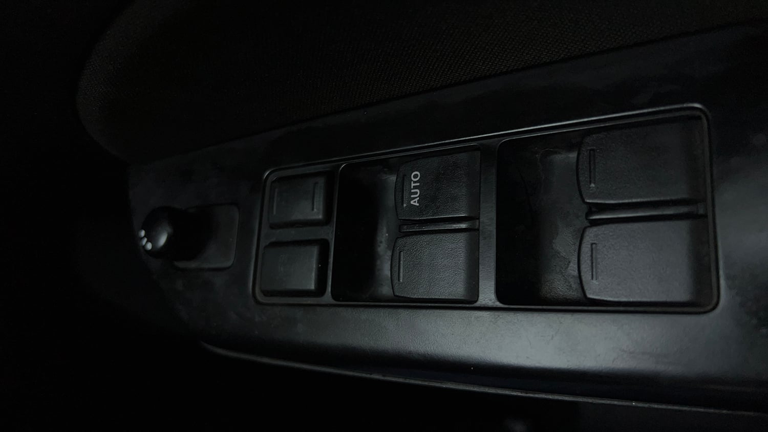 Used 2013 Maruti Suzuki Swift VXi Petrol Manual top_features Power windows
