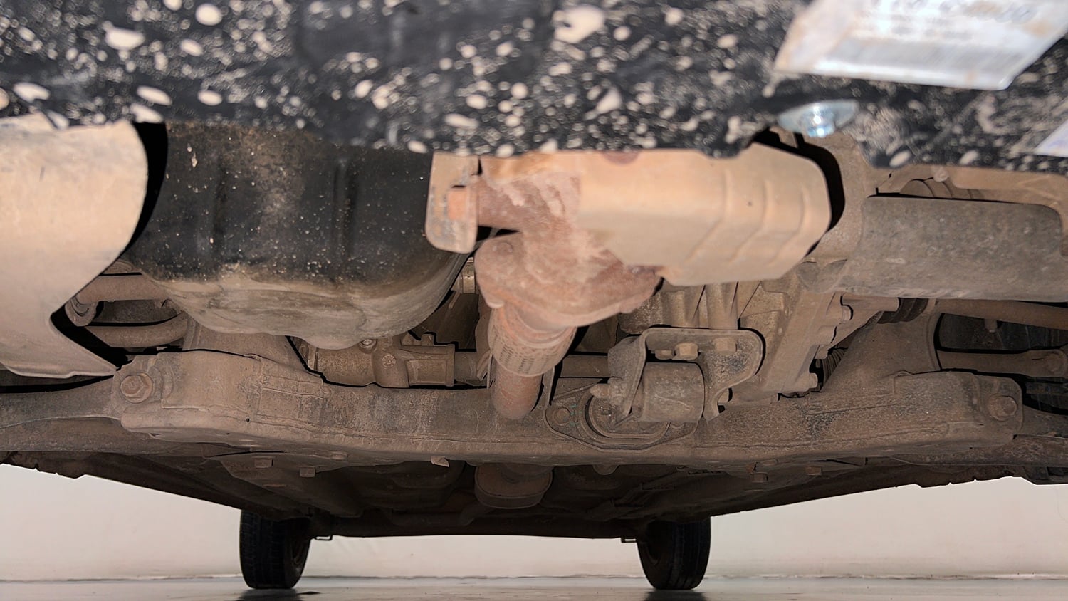 Used 2020 Hyundai Santro Sportz AMT Petrol Automatic extra FRONT LEFT UNDERBODY VIEW