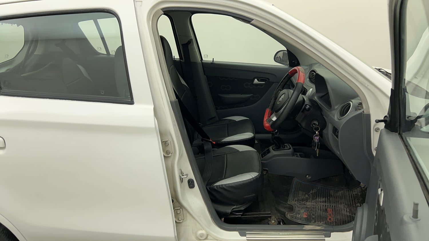 Used 2014 Maruti Suzuki Alto 800 Lxi Petrol Manual interior RIGHT SIDE FRONT DOOR CABIN VIEW