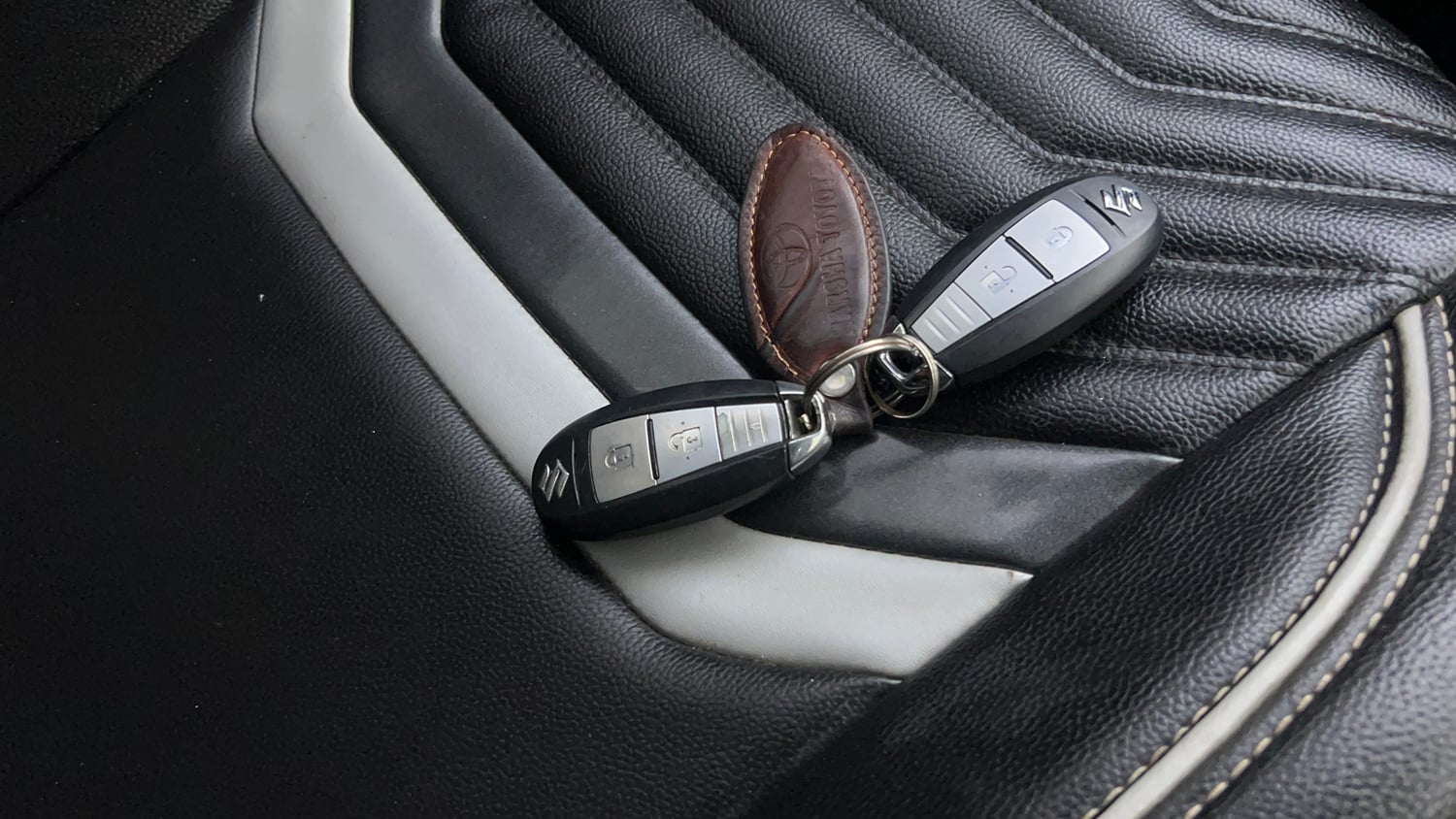 Used 2022 maruti-suzuki Vitara Brezza VXi Petrol Manual extra CAR KEY VIEW
