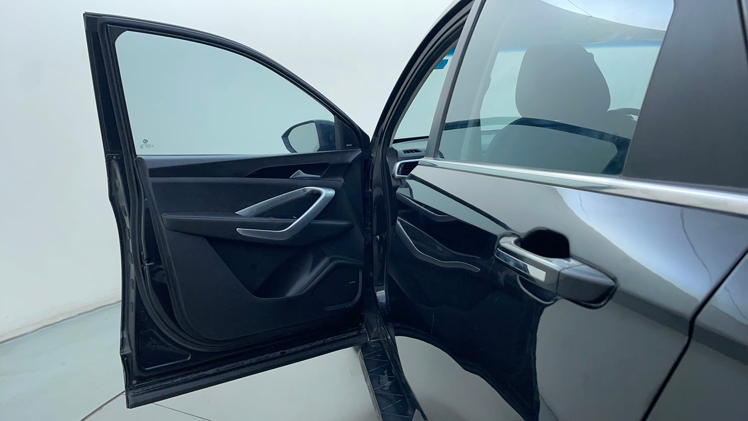 Used 2020 MG Motors Hector Sharp 1.5 DCT Petrol Petrol Automatic interior LEFT FRONT DOOR OPEN VIEW