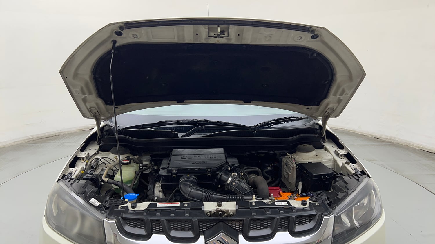 Used 2019 Maruti Suzuki Vitara Brezza [2016-2020] VDi Diesel Manual engine ENGINE & BONNET OPEN FRONT VIEW