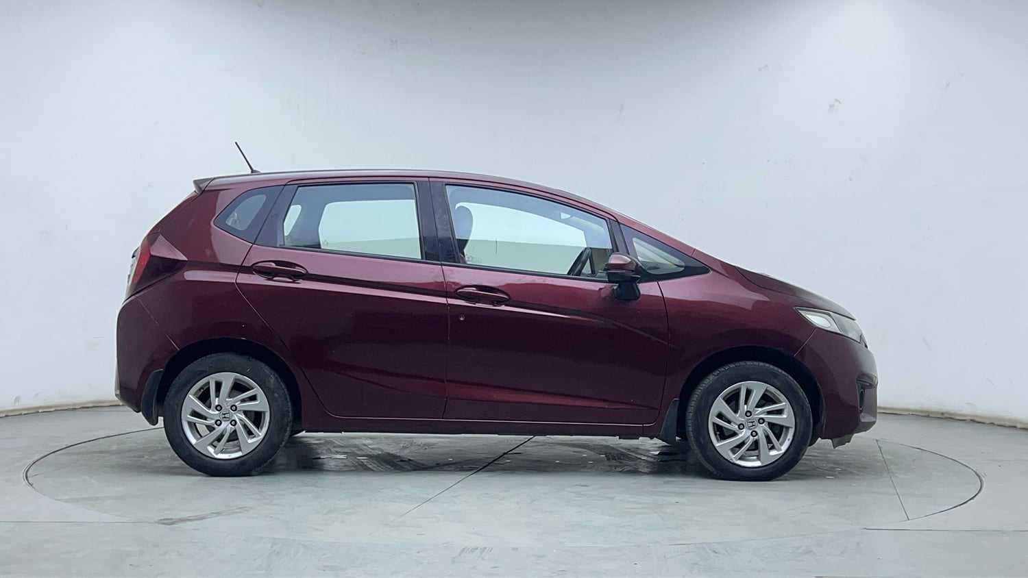 Used 2016 Honda Jazz V Petrol Petrol Manual exterior RIGHT SIDE VIEW