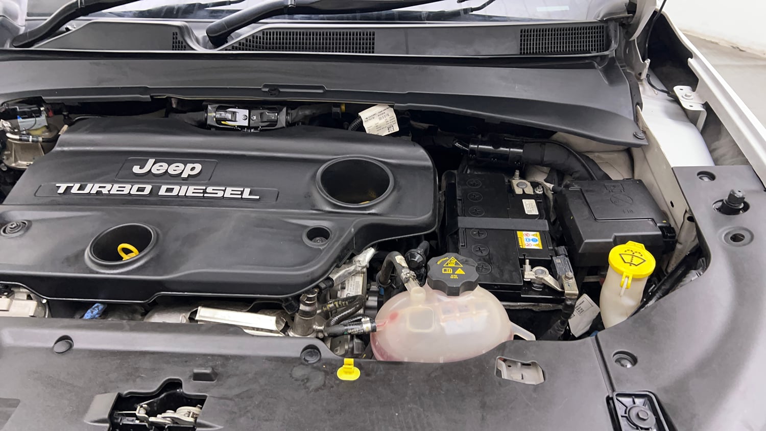 Used 2024 Jeep Compass Limited (O) 2.0 Diesel Diesel Manual engine ENGINE LEFT SIDE VIEW