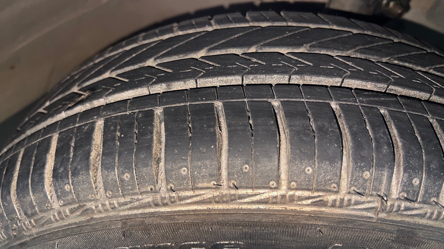 Used 2015 Honda Amaze 1.2 S i-VTEC Petrol Manual tyres RIGHT FRONT TYRE TREAD VIEW