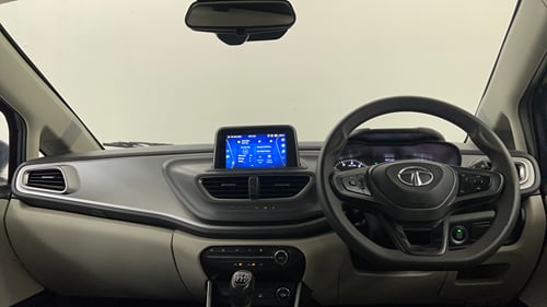 Used 2023 Tata Altroz XZ Petrol Petrol Manual interior DASHBOARD VIEW