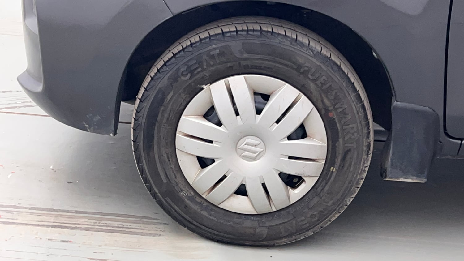 Used 2020 Maruti Suzuki Alto 800 Vxi Plus Petrol Manual tyres LEFT FRONT TYRE RIM VIEW